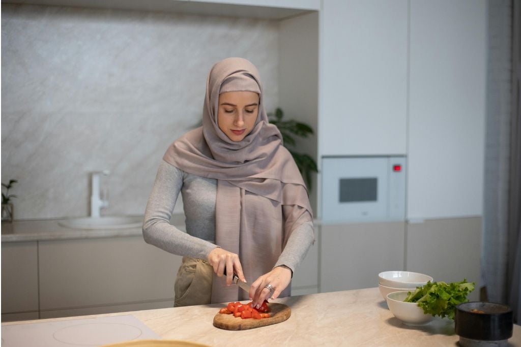 Hal Perlu Diperhatikan Ibu Rumah Tangga Ingin Usaha di Rumah