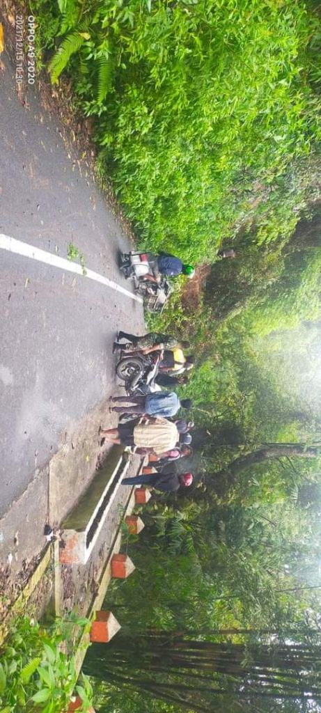 Jalur Alternatif Langkat Karo Tertimbun Longsor