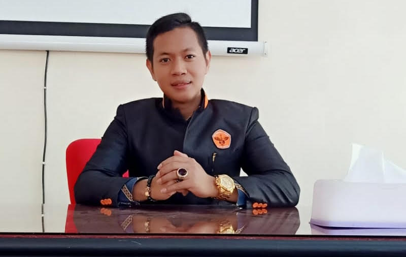 Pemprov Riau Sebaiknya Tunggu Putusan Pengadilan Atas Kasus Amril Mukminin
