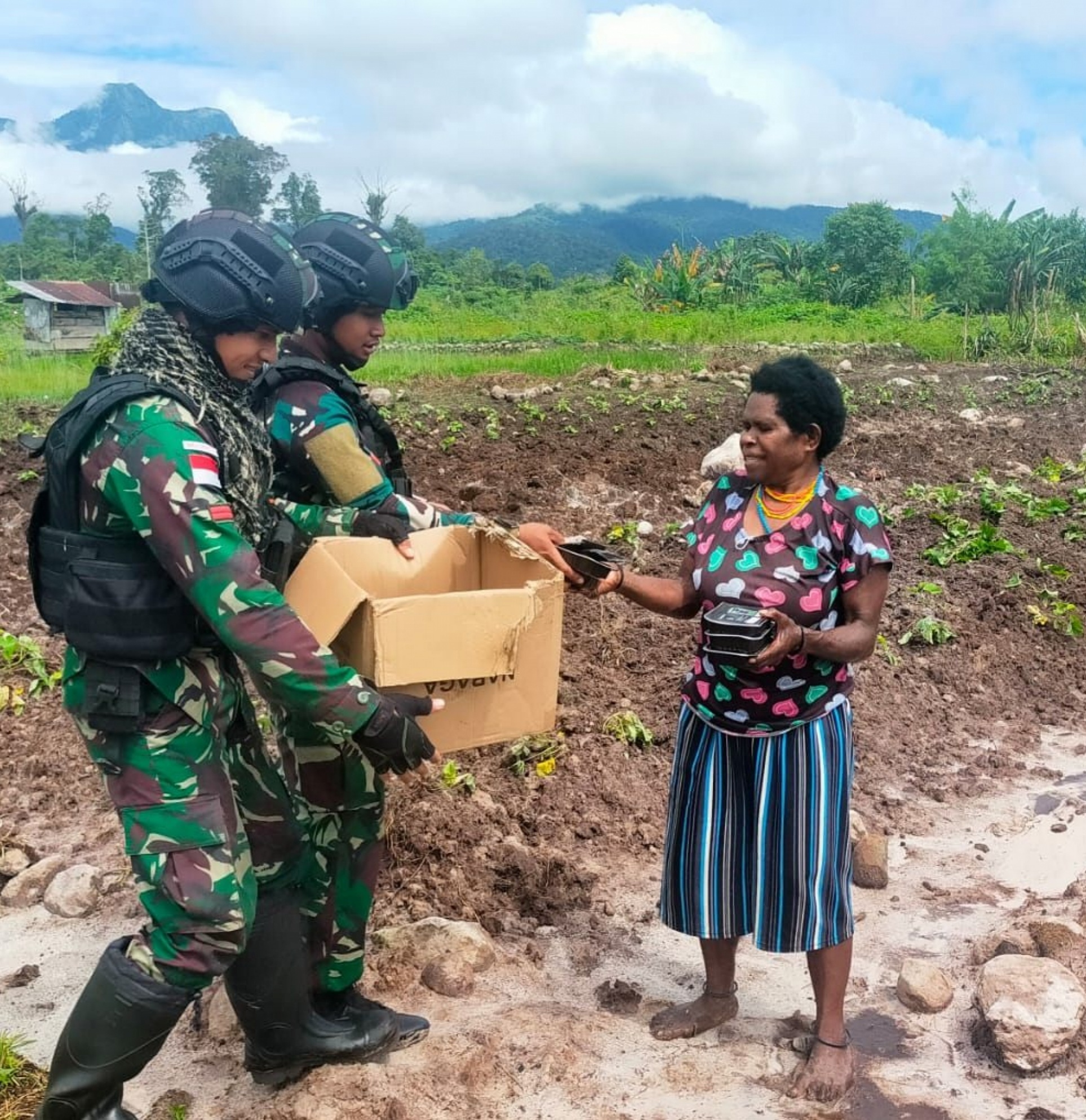 Cerita TNI dan Rakyat di Pegunungan Tengah Papua 