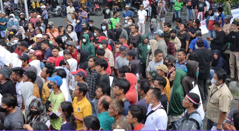 Didesak 800 Massa, DPRD Siantar Usulkan Pencopotan Walikota Siantar 