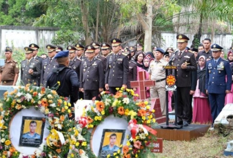 Gugur Dikeroyok di Papua, Anggota Brimob Polda Riau Dimakamkan di TMP