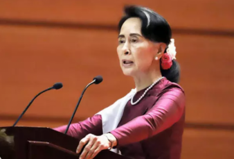 Aung San Suu Kyi Tak Lagi Bergelar Kehormatan