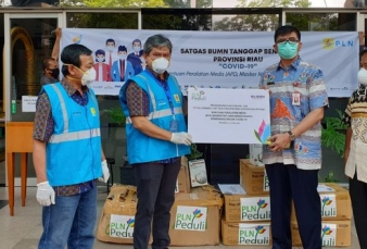 PLN Riau Salurkan Sembako dan Makser ke Warga Terdampak Corona