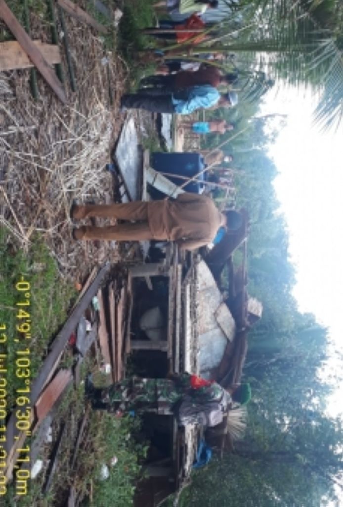 Puting Beliung Hancurkan Rumah Warga Batang Tuaka