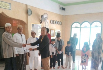 PKS PT PCR Santuni 23 Anak Yatim Masjid dan Mushola Sebanga