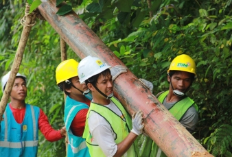 PLN Terangi 17 Desa di Riau dan Kepri