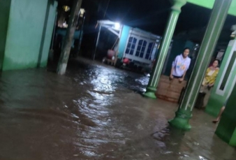 Jembatan Hanyut Dihantam Banjir di Lebak
