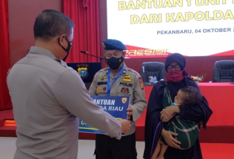 Kapolda Riau Beri Rumah Bikin Personel Brimob Berurai Air Mata 