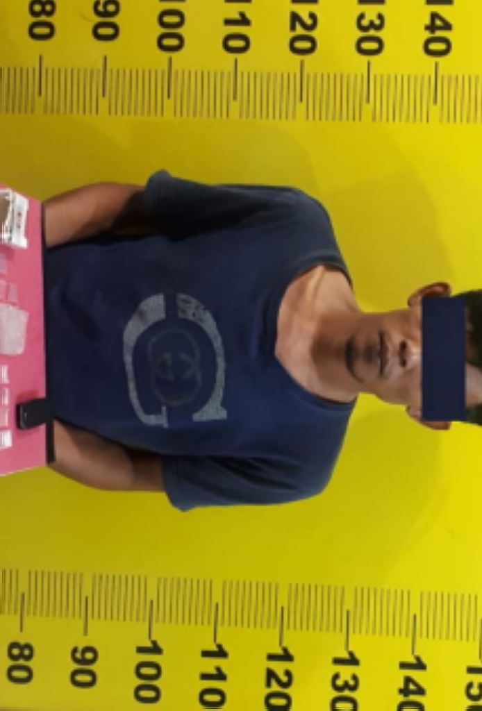 Polisi Tau Sales Air Selipkan Sabu Dalam Sofa 