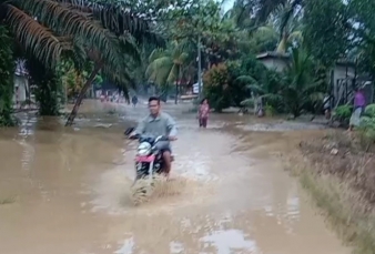 Banjir Terjang Rambah Tengah Hulu, Ratusan Rumah Terendam 
