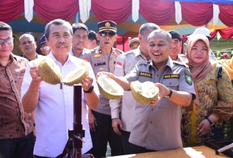 Gebyar Makan Durian Bantan, Begini Kata Gubri 