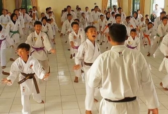 Karate Bentuk Karakter Anak Sejak Dini 