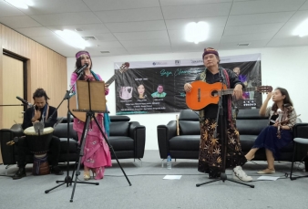 Jodhi Yudono Helat Nyanyian Puisi Kenang Pujangga Chairil A dan WS Rendra 