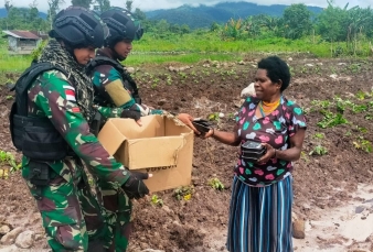 Cerita TNI dan Rakyat di Pegunungan Tengah Papua 