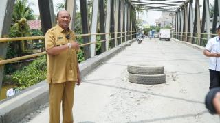 Plt Bupati Langkat Minta Dinas PUPR Sumut Segera Perbaiki Jembatan Batang Serangan