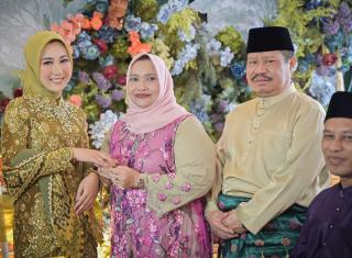 Pertunangan Serempak Hantaran Belanja Putra Bupati Bengkalis, M Arsya Fadillah dan Tiara Sumarna