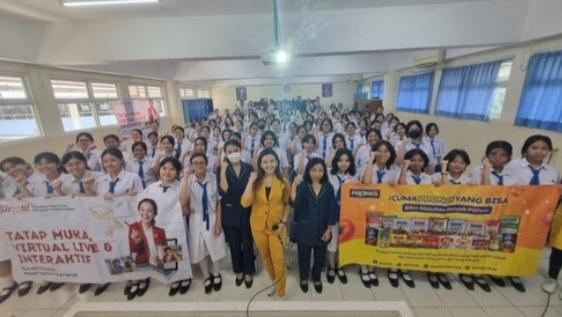 Priska Sahanaya Ajarkan Tips Public Speaking Bersama Pronas, Sonotif dan AGATIS di SD dan SMA Tarakanita 1