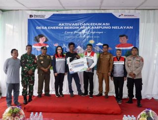 Pertamina NRE Nyalakan Cahaya Baru Nelayan Cilamaya