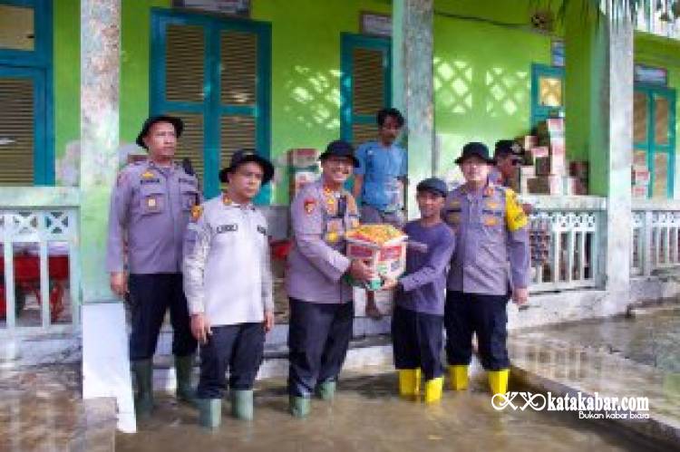 Polres Asahan Lepas Bantuan Sosial untuk Korban Bencana di Langkat