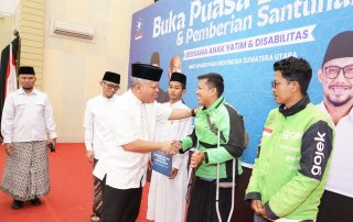 Wamen Haji & Umrah Beserta Kajati Sumut Hadiri Santunan Anak Yatim MPI di Medan