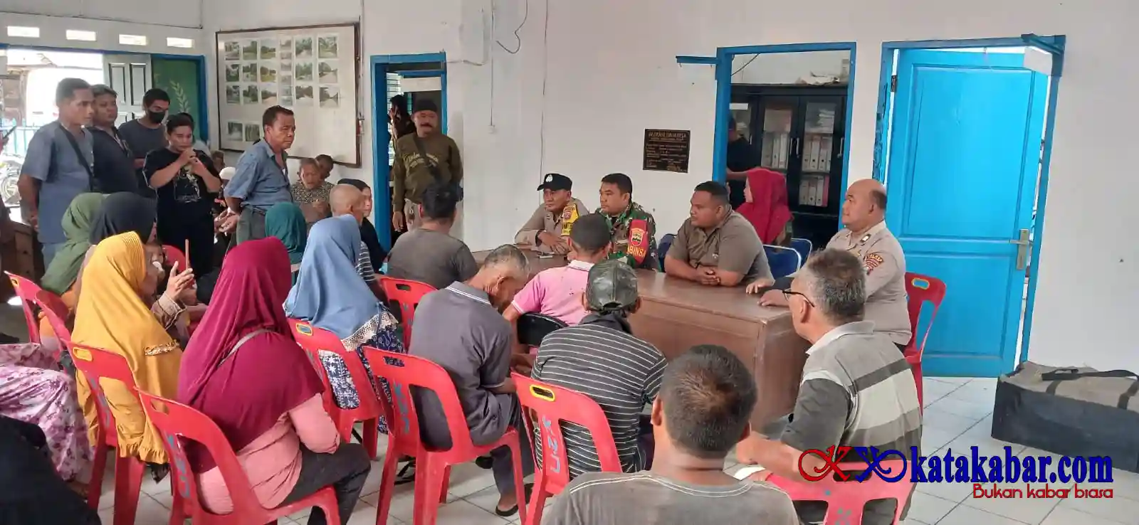 Jalan Kampung di Langkat Diduga Diserobot, Masyarakat Geruduk Kantor Desa Naman Jahe
