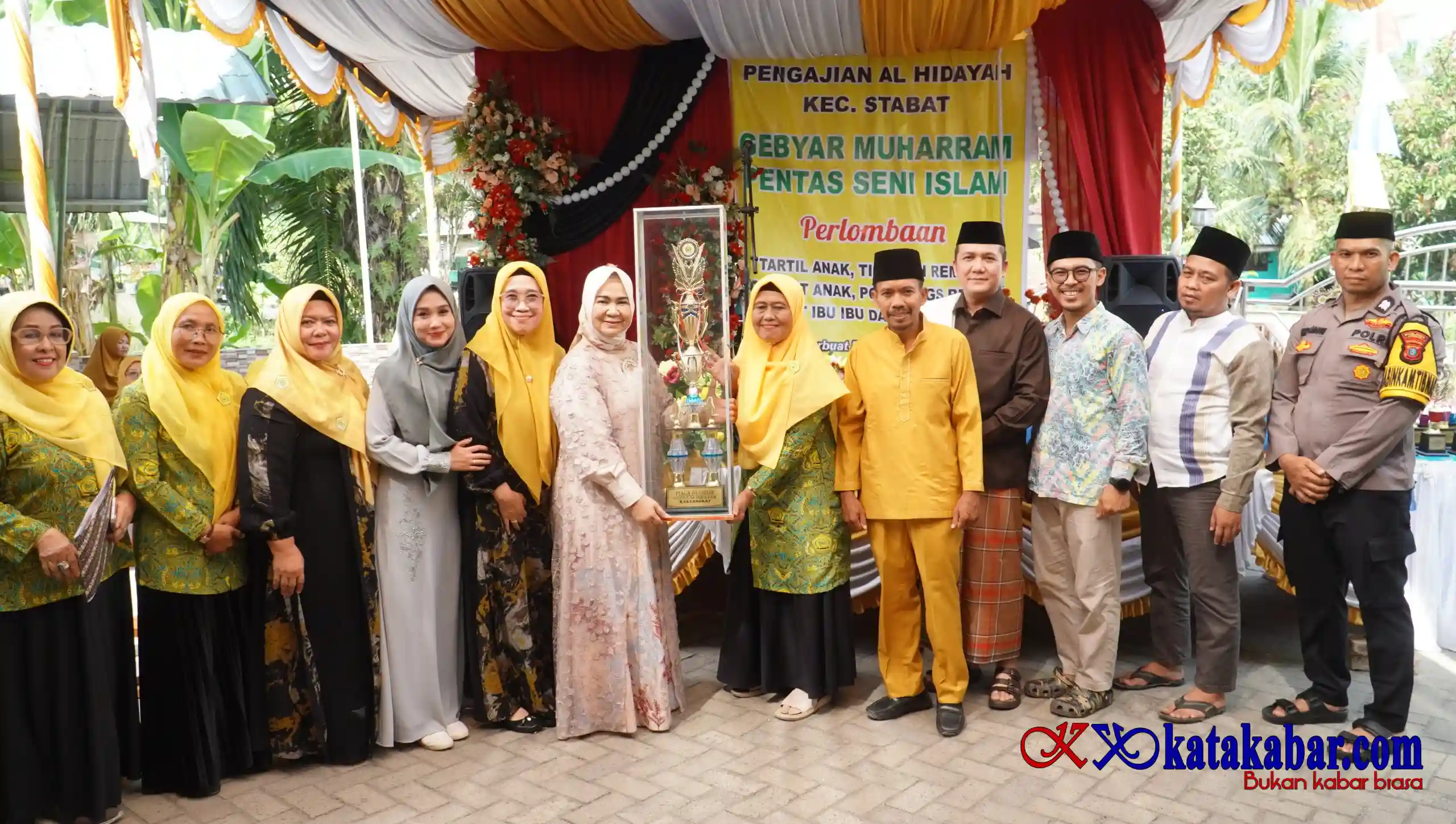 Wabup Tiorita Tutup Gebyar Muharam Stabat, Desa Pantai Gemi Raih Juara Umum