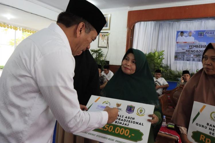 785 Guru Ngaji Dapat Santunan Pemko Binjai, Diserahkan Walikota Amir Hamzah
