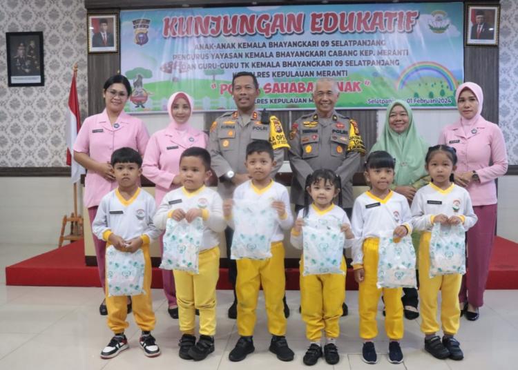 Polsanak, TK Kemala Bhayangkari 09 Anjangsana ke Polres Kepulauan Meranti