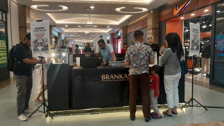 Perluas Jangkauan Pelanggan, Butik Emas Pekanbaru Buka Stand di Mal SKA