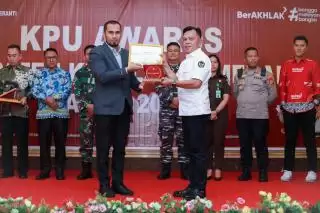 Terima Penghargaan dari KPU, H Asmar: Ini Hasil Kerja Keras Seluruh Stakeholder