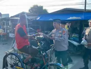 Pertama Ramadhan, AKBP Farouk Oktora 'Bertamasya' ke Masyarakat Kota Tembilahan
