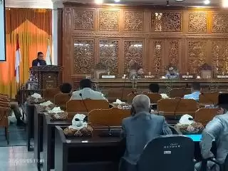 Dewan Sentil Kinerja Tiga OPD Kuansing Soal 'PAD' di Paripurna LKPJ 2024