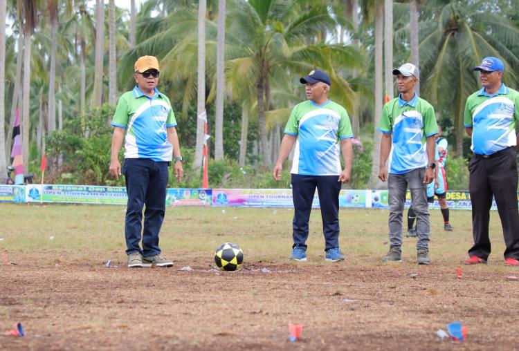 Buka Turnamen Sepak Bola Tanjung Bakau Cup III, Ini Harapan H Asmar