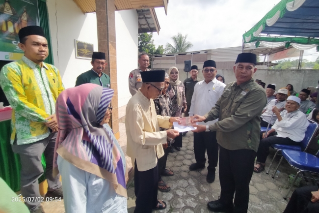 Baznas Batang Hari Salurkan Fidyah ke 100 Mustahiq dari Lima Kelurahan
