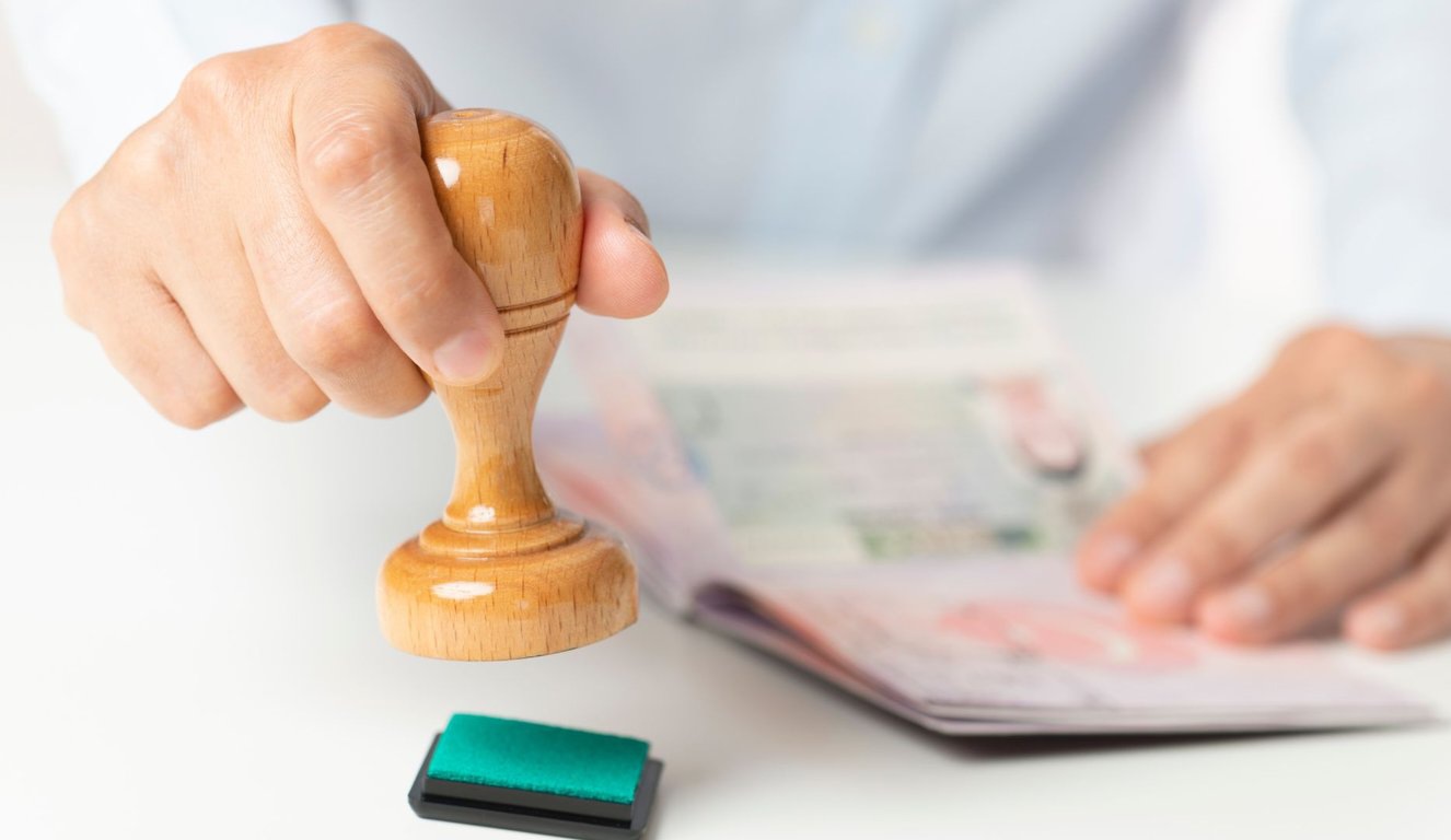 Apakah Sekarang Perpanjangan Visa di Indonesia Wajib Tatap Muka?
