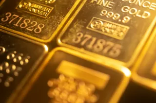 Ekspektasi Pemangkasan Suku Bunga Dorong Harga Emas Menguat