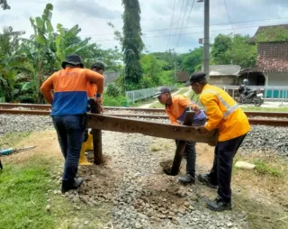 Jaga Keselamatan Perjalanan KA, KAI Daop 4 Tutup Perlintasan Sebidang di Grobogan