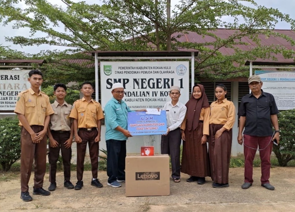 PTPN IV Regional III Salurkan Rp2,4 Miliar Perkuat Ekonomi dan Pendidikan di Rohul