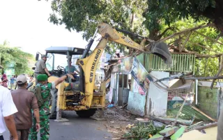 PKL Mengaku Timses Amir Hamzah Kecewa Digusur, Tagih Janji Kampanye