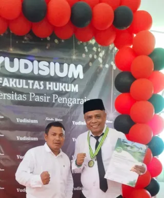 Jejak Perjuangan: Dari Sawah Ladang Menuju Sarjana Hukum