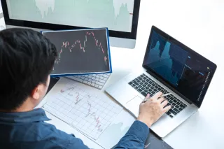 Regulasi  Penting Lindungi Investor di Industri Keuangan