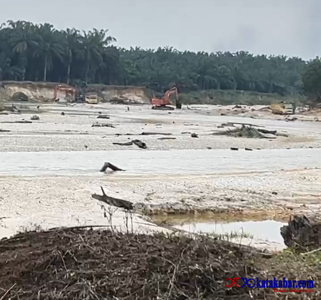 Warga Desak Polda Turun Tangan, Oknum Ormas Galian C di Batang Kumu Beroperasi Terang-terangan