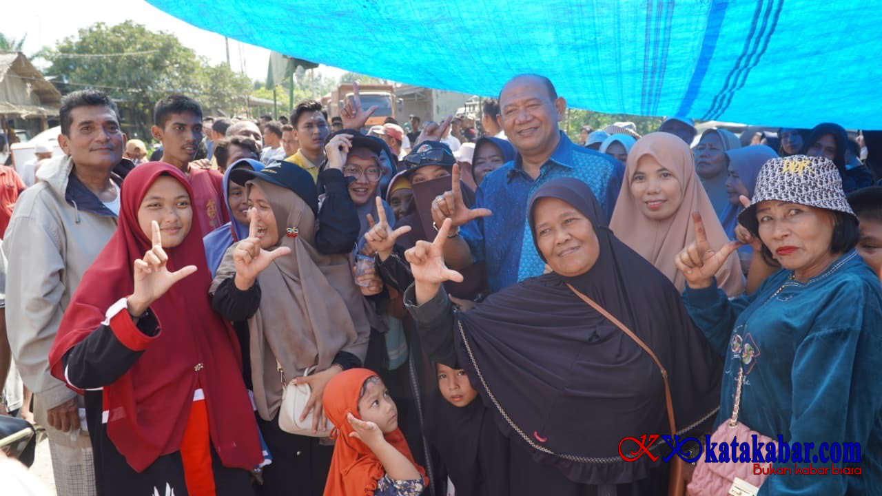 Temui Massa Aksi Damai, Bupati Syah Afandin Prioritaskan Perbaikan Jalan Air Hitam