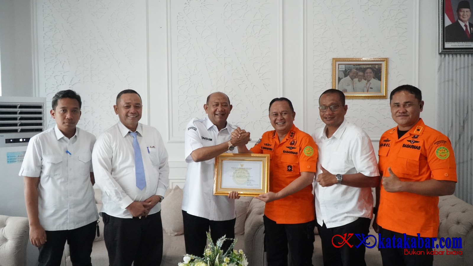 Basarnas Apresiasi Penanganan Banjir Langkat, Syah Afandin Terima Penghargaan