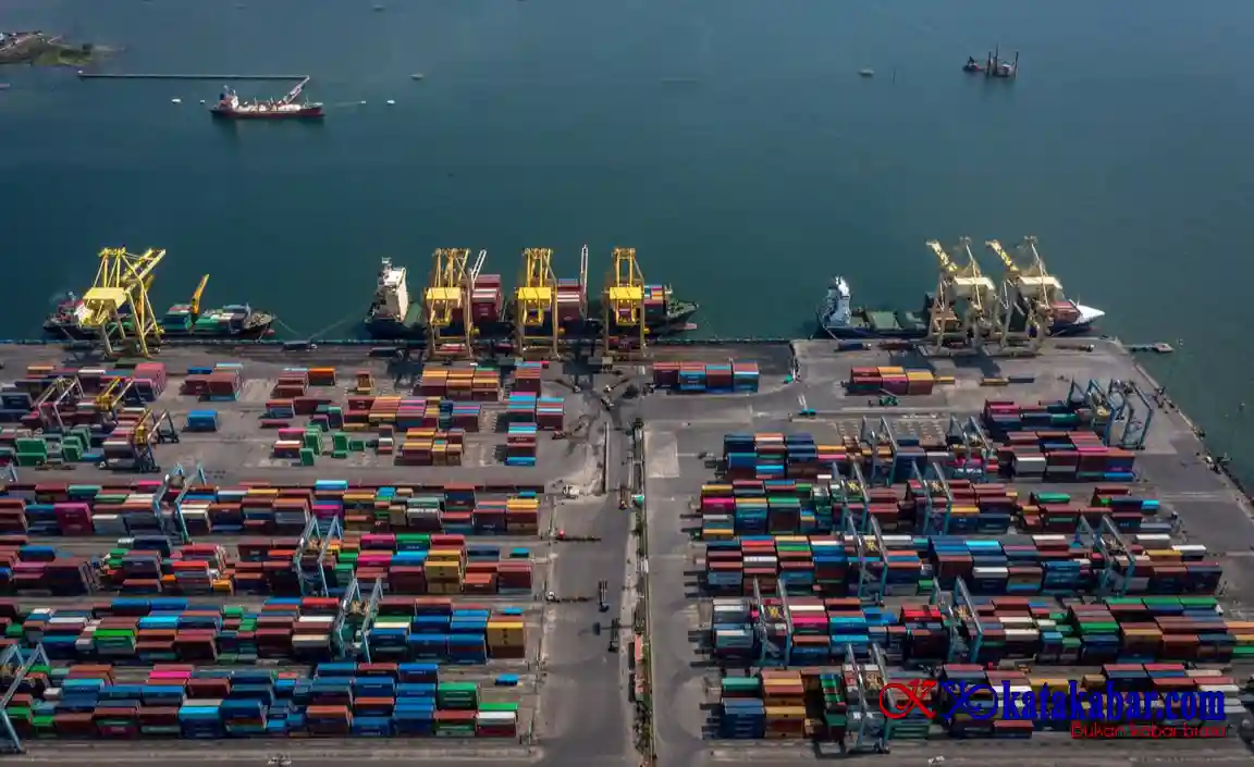 Neraca Dagang Surplus, Arus Logistik Nasional Terus Bergerak