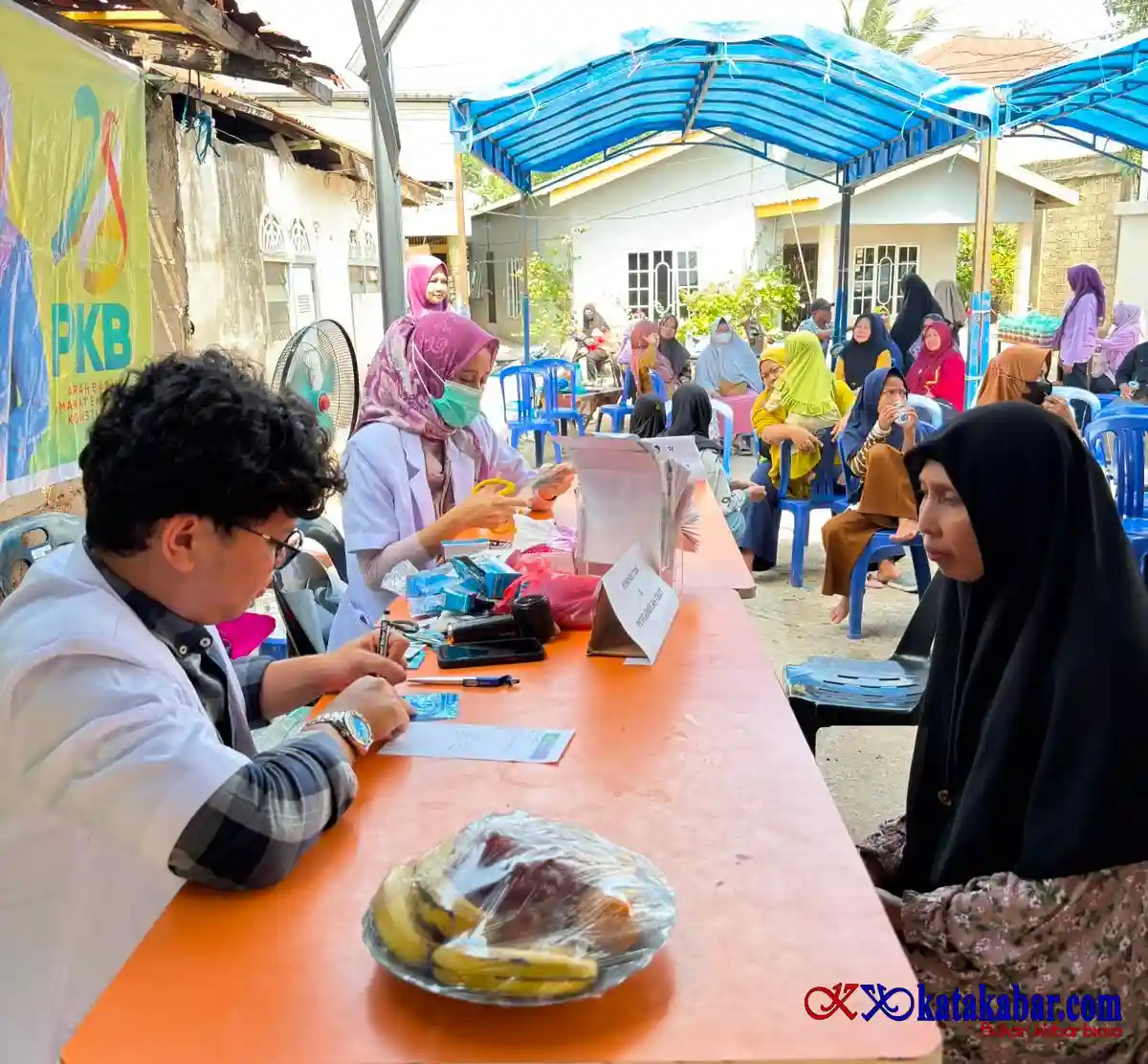 Perempuan Bangsa Kepri Turun Gelar Pengobatan Massal Bukti Politik Hadir dan Peduli Warga