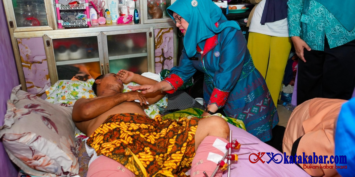 Ketua TP PKK Binjai Hadiri Penyerahan Bantuan Korban Pohon Tumbang