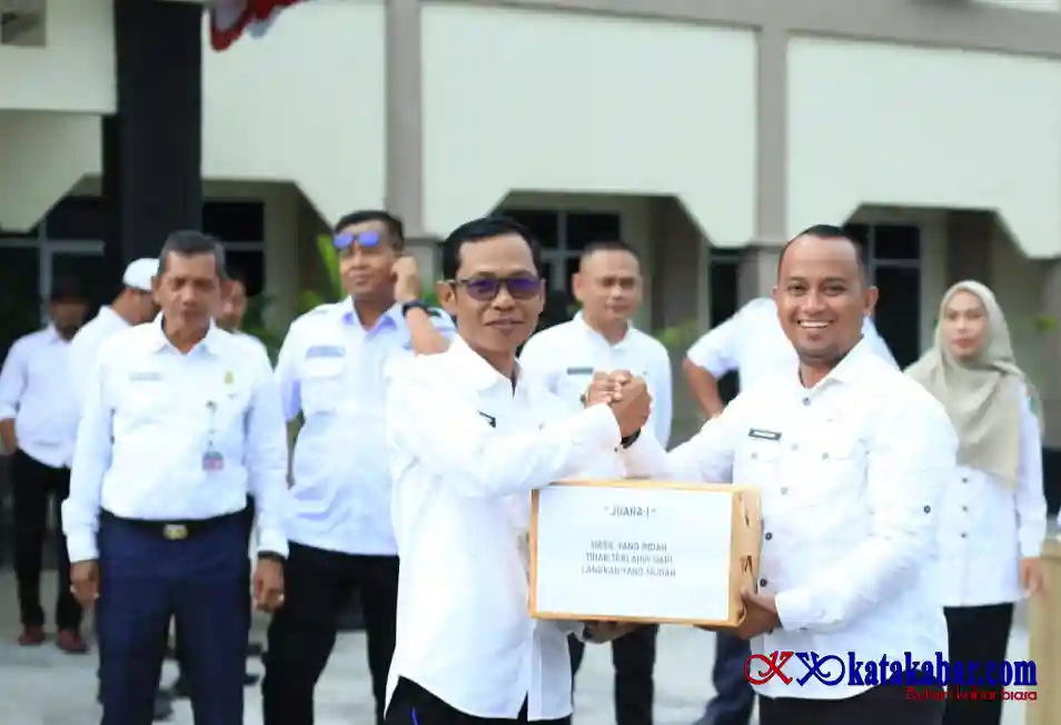 Satriadi, M.H., CPLA Raih Juara I Turnamen Domino Sekdakab Kepulauan Meranti