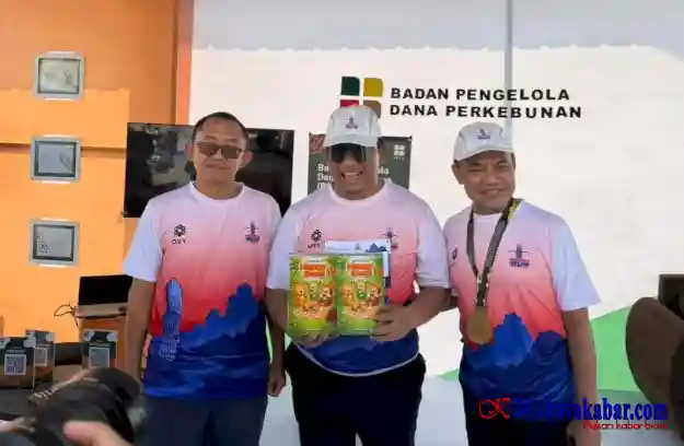 BPDP Serahkan Katalog 100 Produk UMKM Sawit ke Kemenper di Momen Olahraga dan Budaya